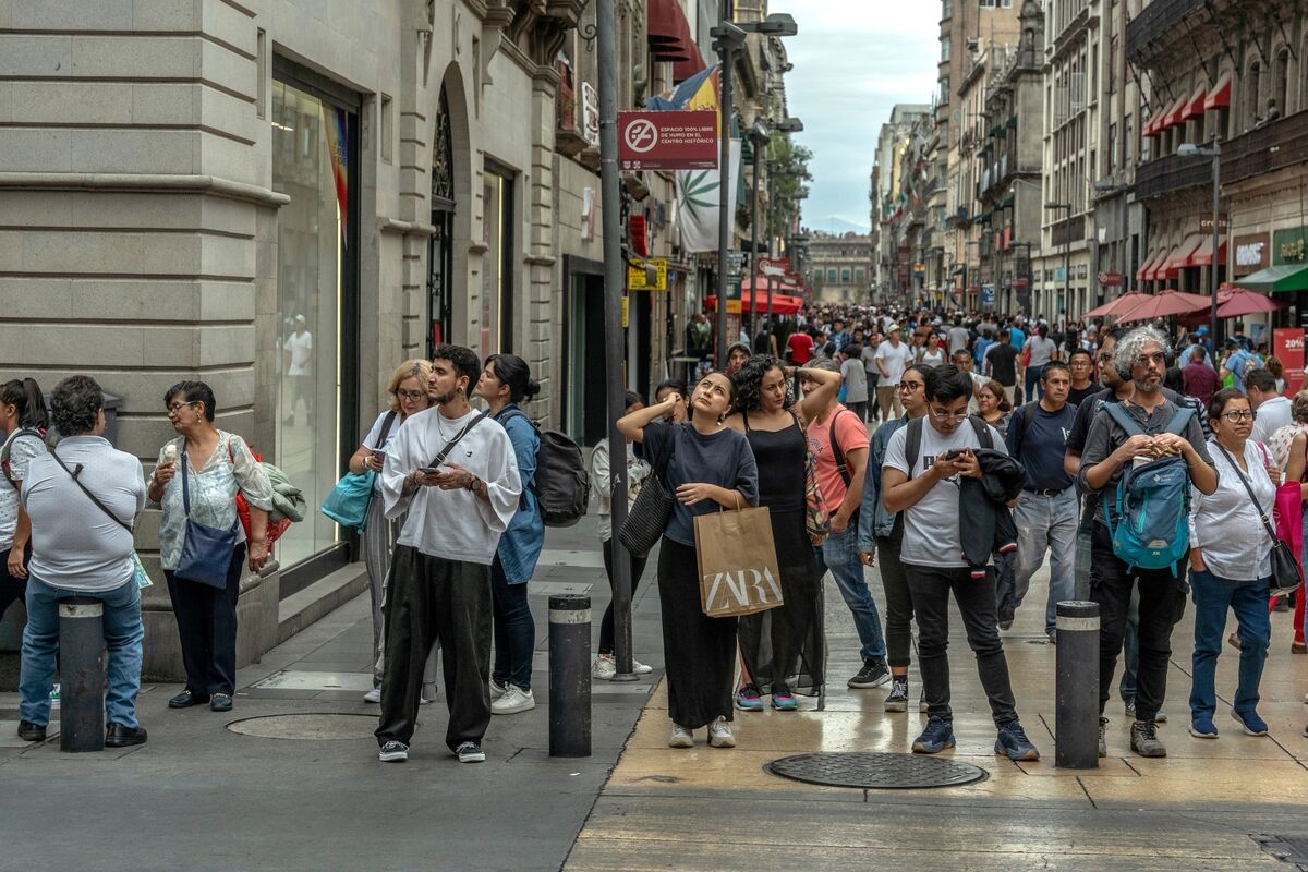 Mexico Inflation Exceeds Forecast, Breaching Top of Target Range