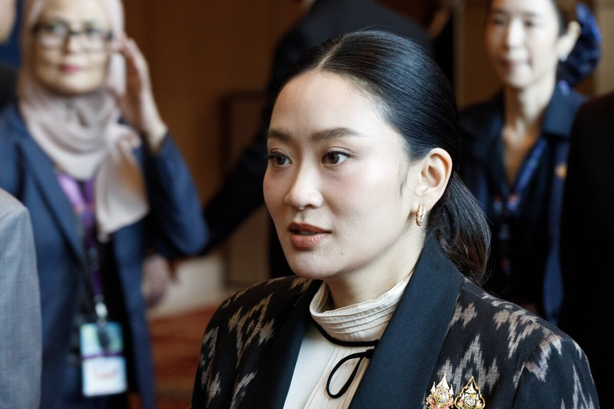 Thaksin-Backed Coalition Risks Fracturing in Thai Budget Vote
