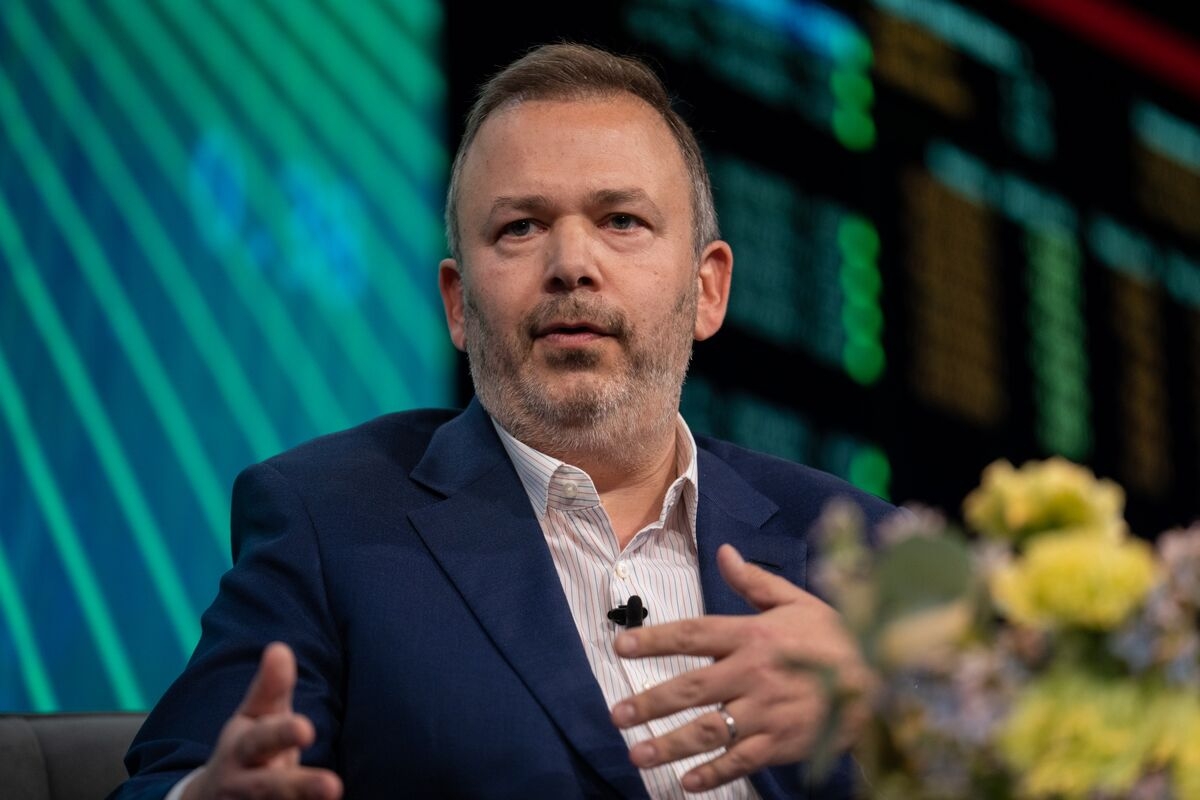 Boaz Weinstein Ready to Plow Billions More Into UK Trust Fight