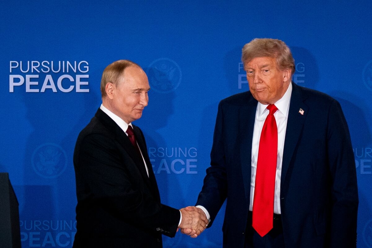 ‘Dear Neighbor': A Red Carpet for Putin, No Ceasefire for Trump