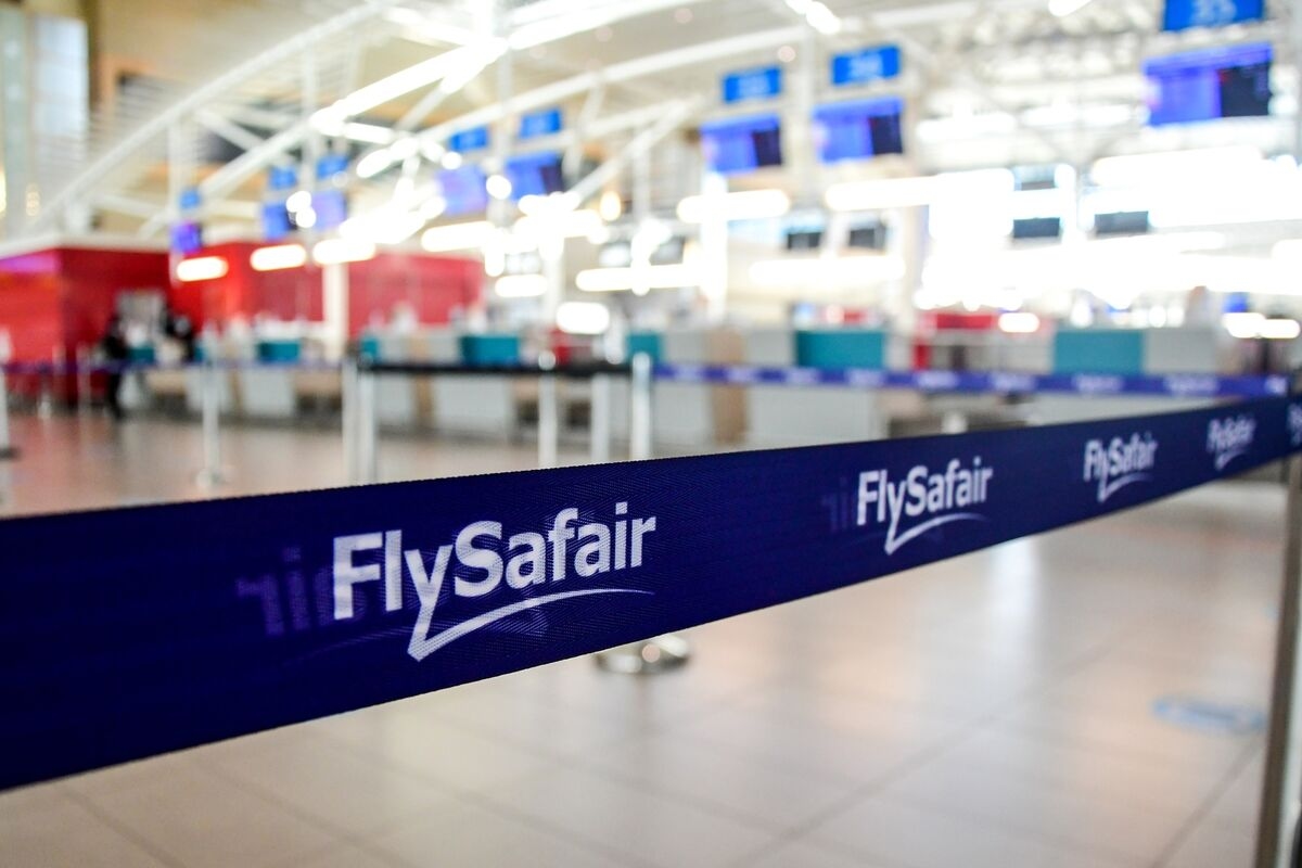 Top South African Airline Faces Pilot Strike Over Wage Impasse
