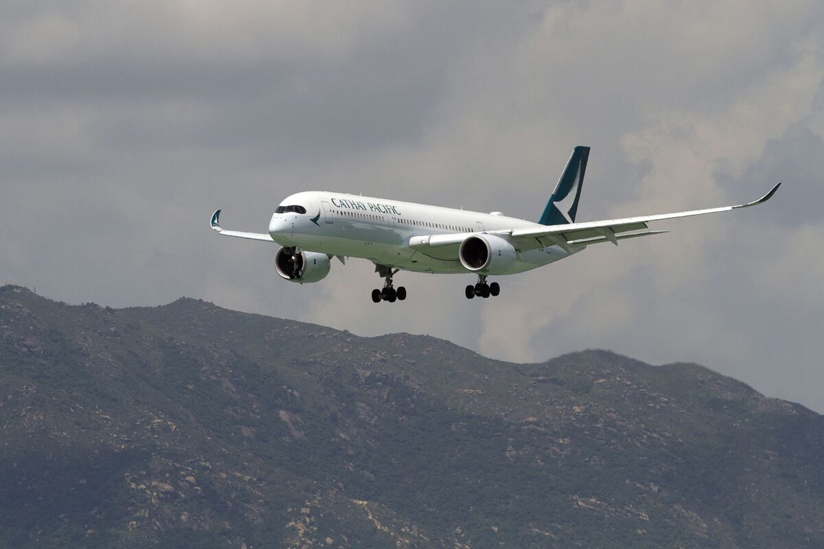 Cathay Said to Tap Airbus, Boeing for New Widebody Jet Order