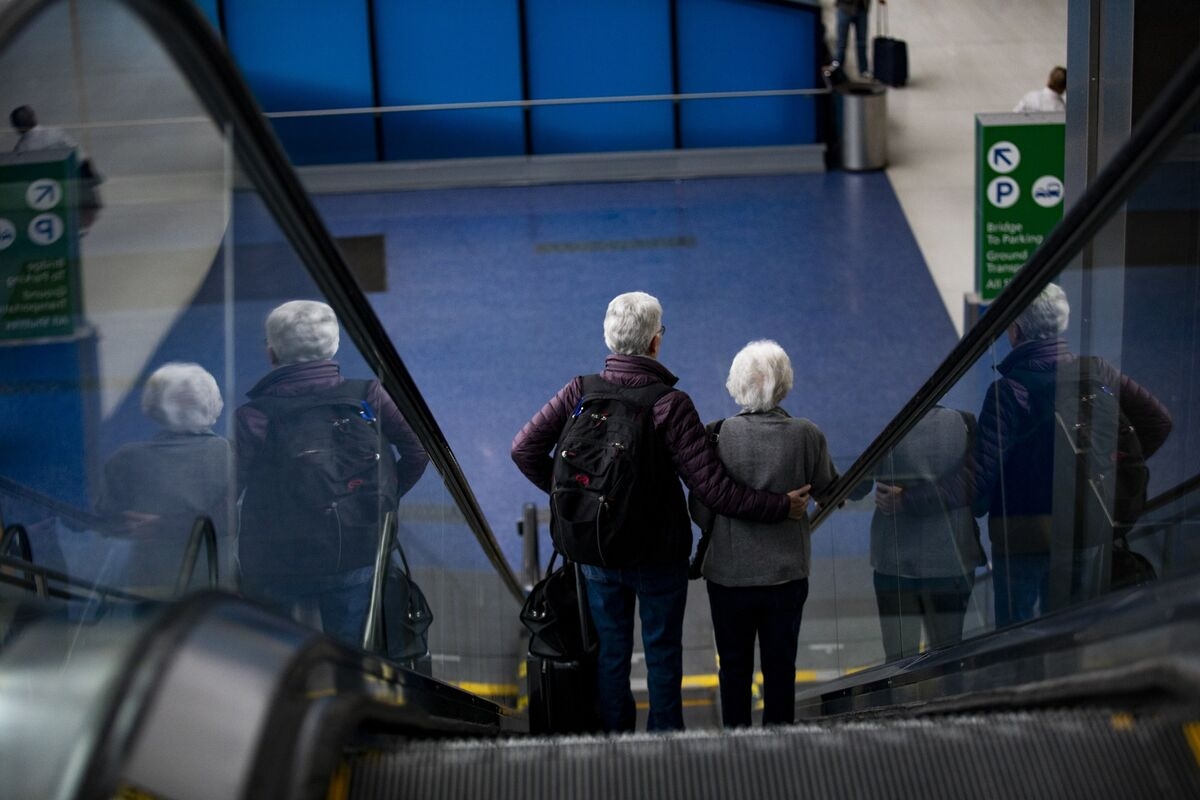 Private Credit Firms From KKR to Blackstone Ready for 401(k) Win