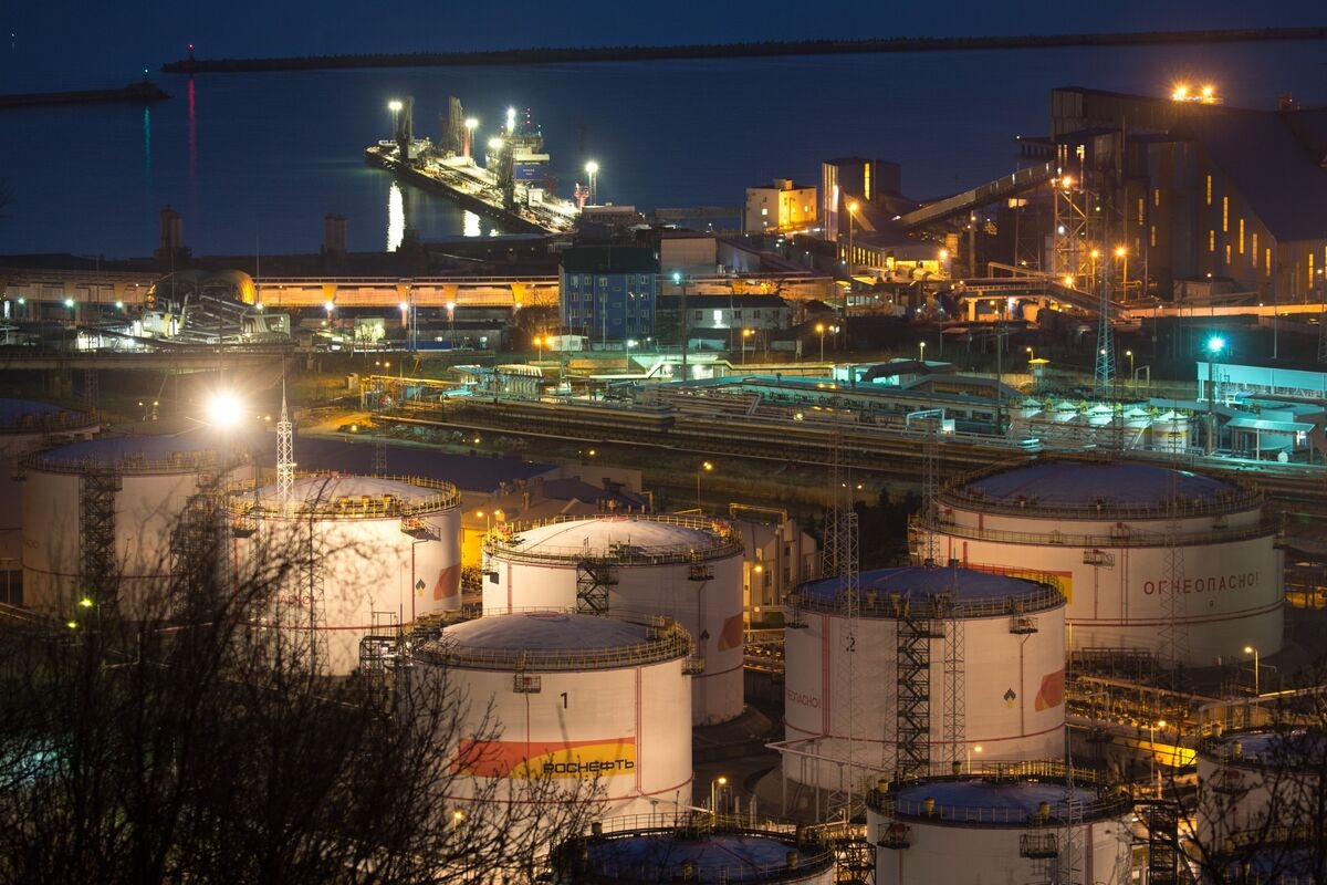 Russia Says Drone Attack Causes Fire at Tuapse Oil Refinery