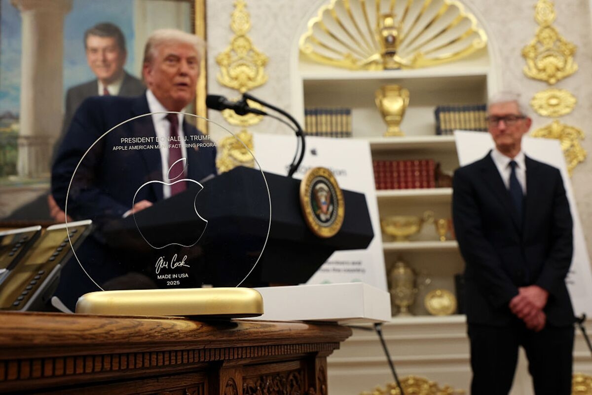 Tim Cook's White House Visit Shows the True Cost of Tariffs