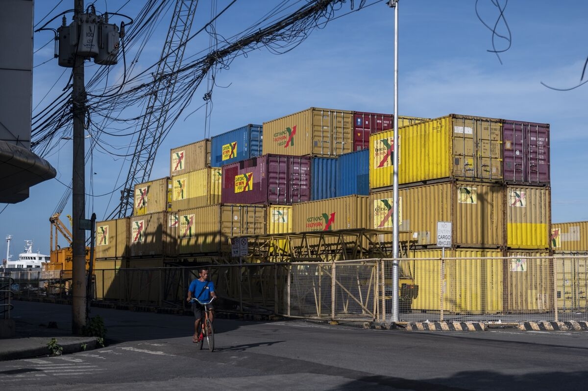 Philippines Sees Benefits as Trump Tariffs Hit Peers Harder