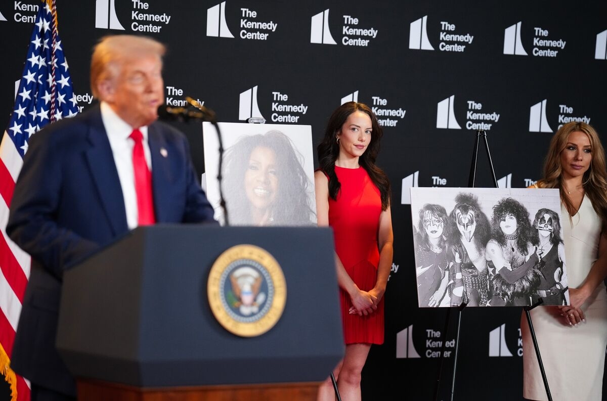 Trump Says He'll Host Kennedy Center Honors for Stallone, Kiss