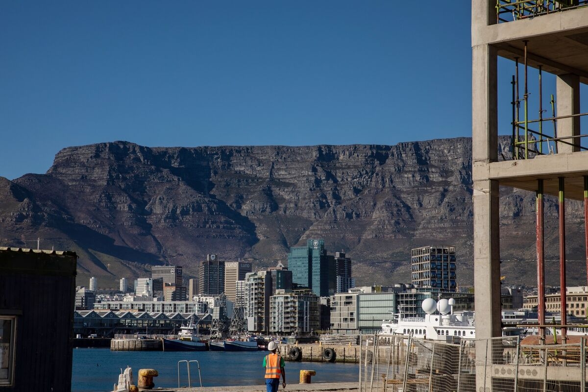 Foreign Buyers Swoop on Cape Town Homes, Pricing Out Locals