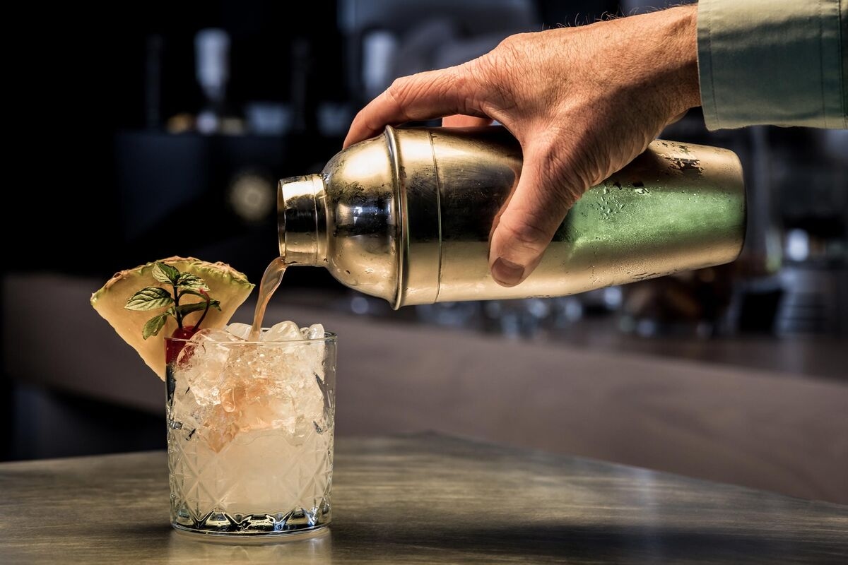 The One Trick to Make Amazing Cocktails From Any Hotel Minibar