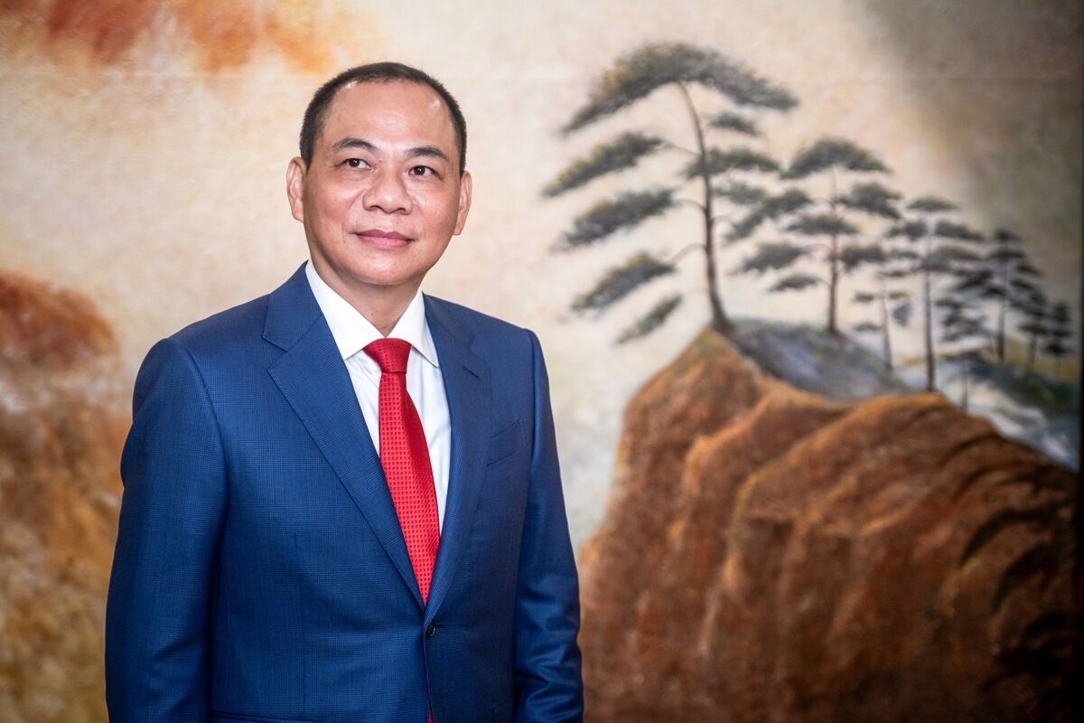 Vietnam's Richest Man Shifts Strategy After $14 Billion Bet on EVs