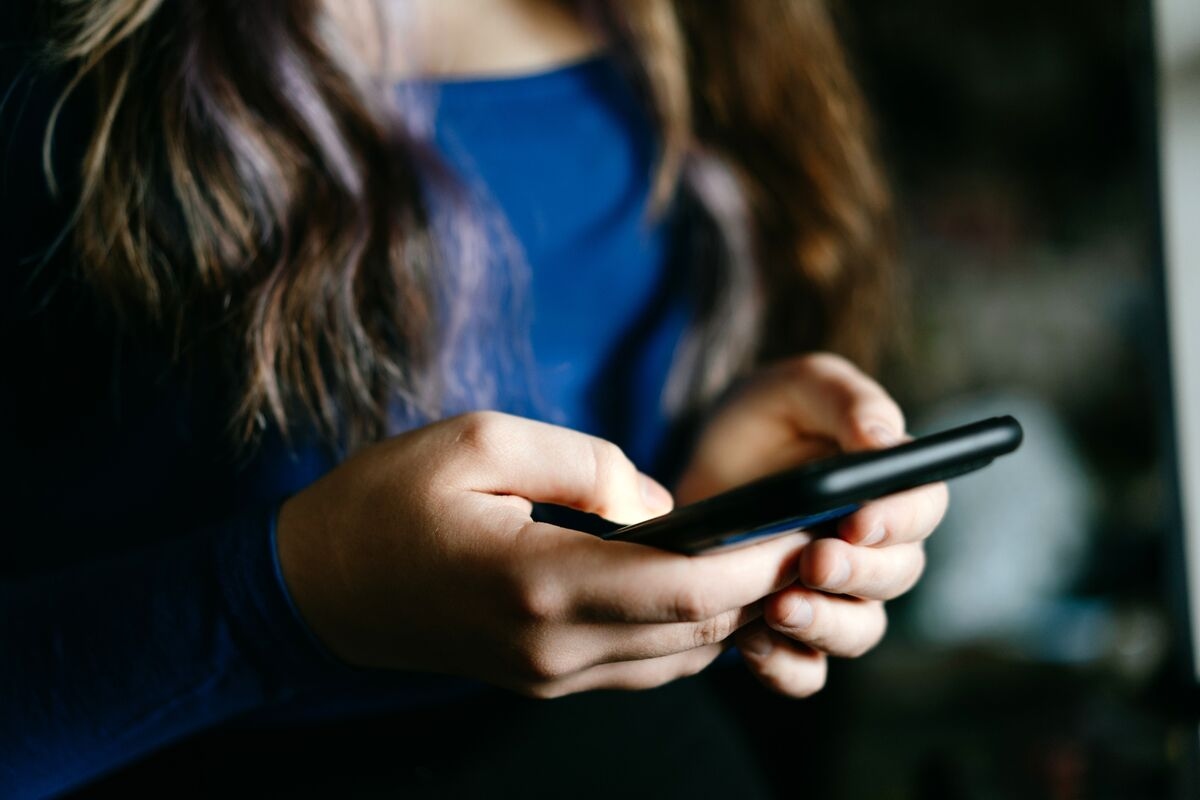 AI Dating App Features Aren't Landing With Gen Z, New Survey Finds
