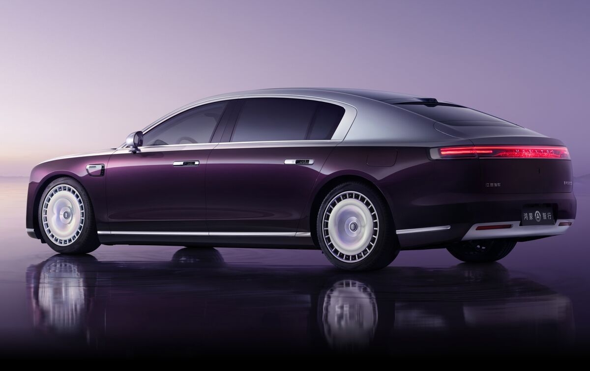 Huawei Unveils 1 Million Yuan EV to Crack China Luxury Market
