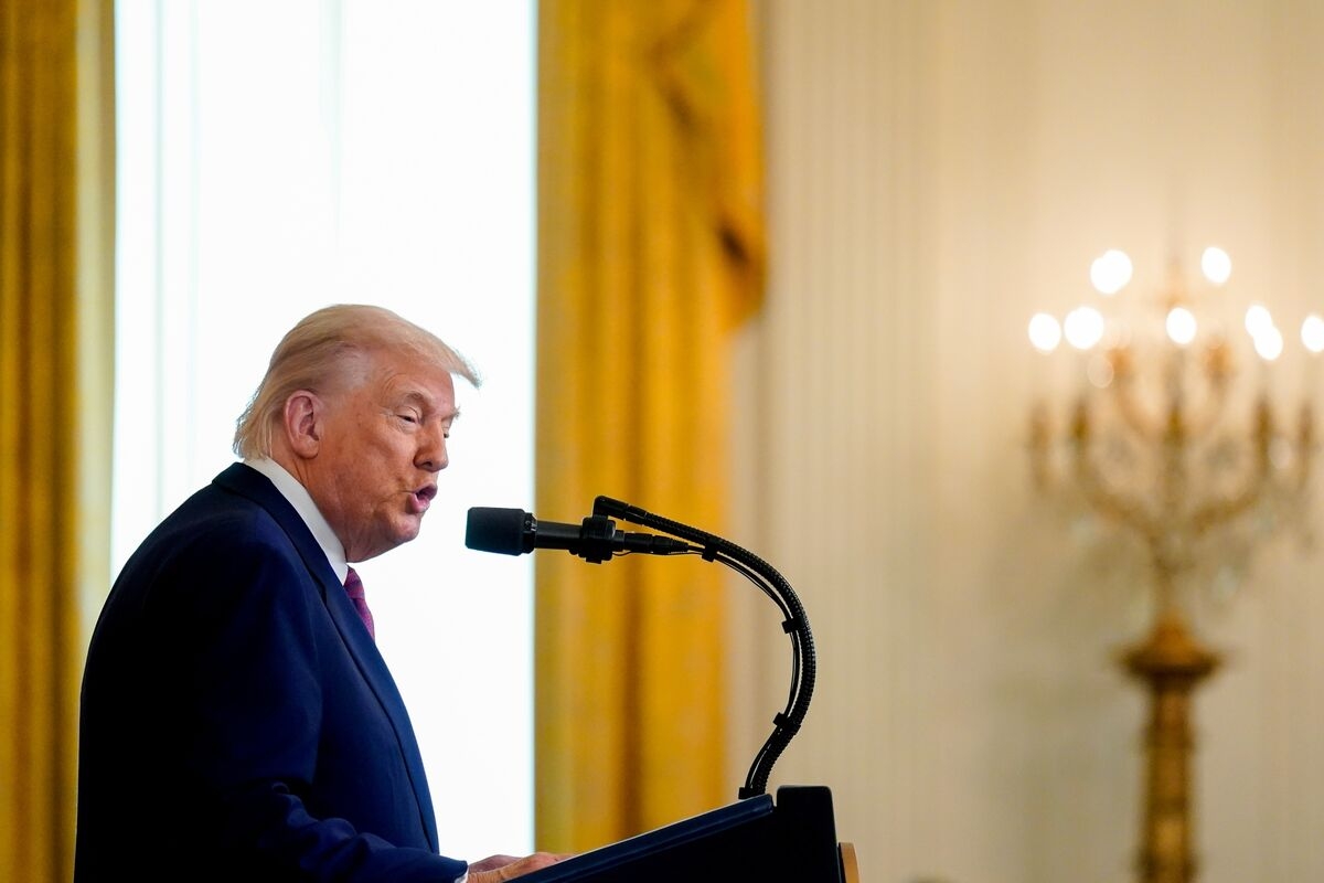 Trump Says He Won't Fire Powell, But Again Demands Rate Cut