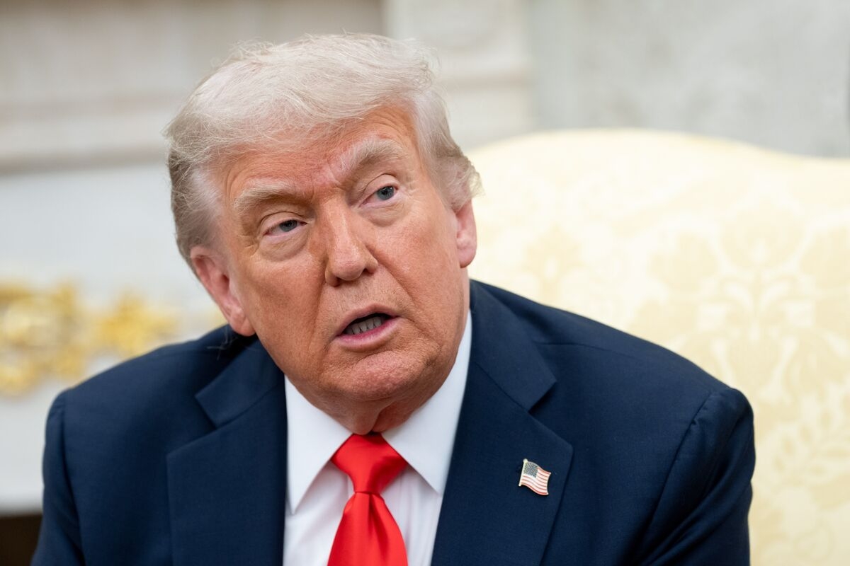 Trump Is Holding Back From Calling Out China Over Russia War Aid