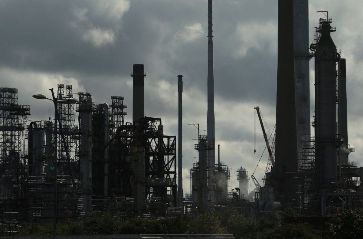 Glencore Has Ownership Clause for Troubled UK Refinery Lindsey