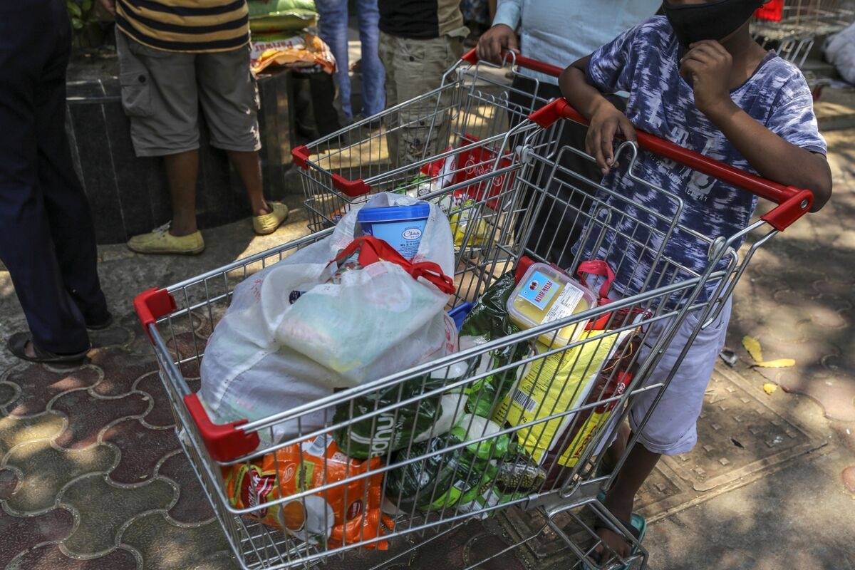 Indian Households See Inflation Staying Low, RBI Surveys Show