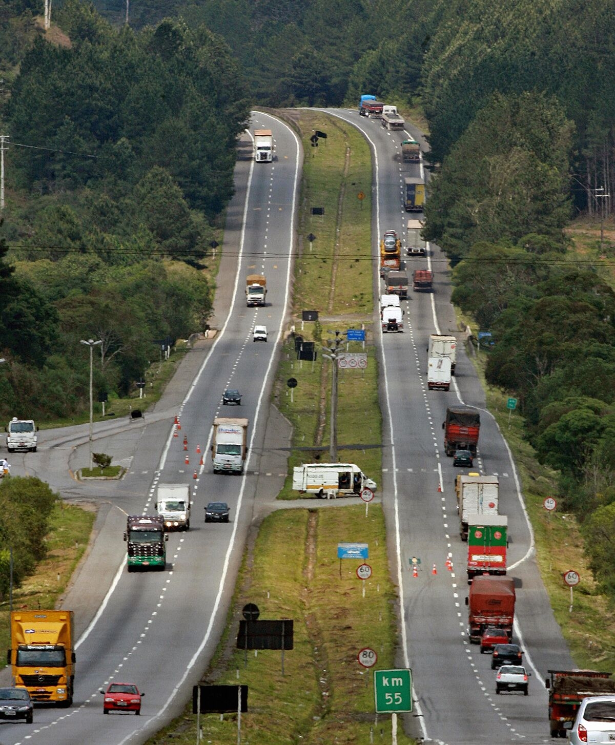 Brazil Infrastructure Firm Hires Fours Banks for Selling Spree
