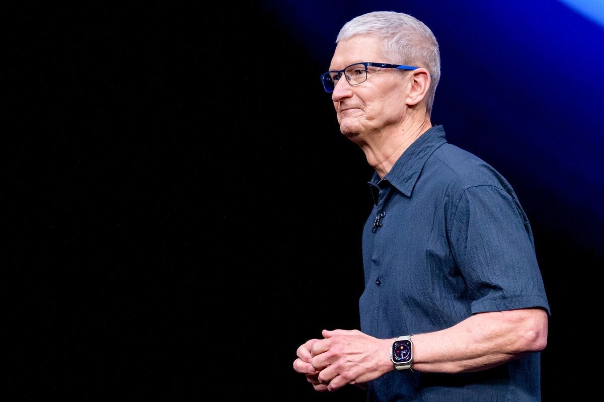 Apple Investors Reject Call to End DEI Efforts at Annual Meeting