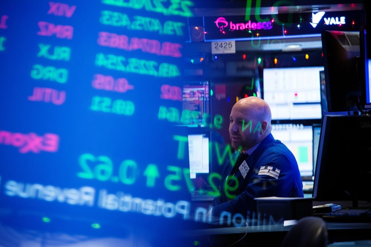 US Stocks Rally as Trump Delays 50% Tariff on European Union