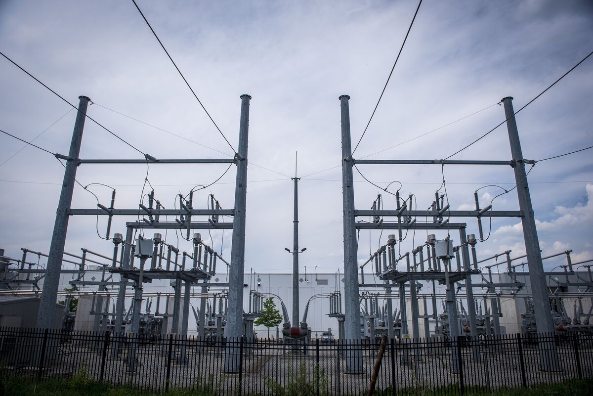 Invenergy to Add Gas to Its Contested $11 Billion US Power Line