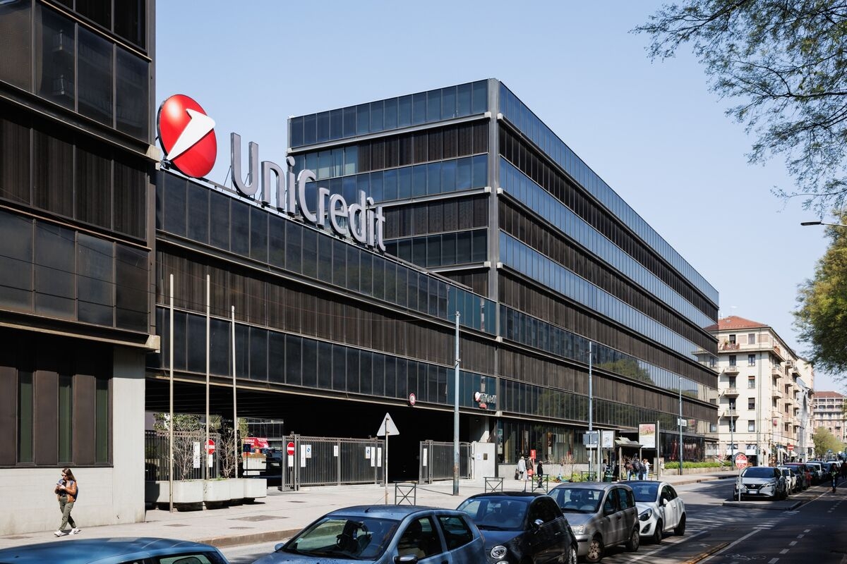 Italy Plans to Stick With Its Tough Terms on UniCredit's BPM Bid