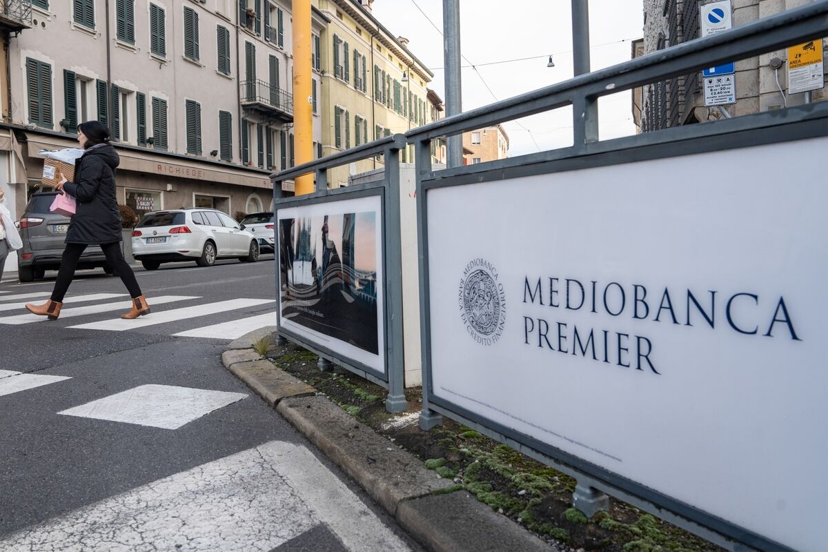 Italian Plot Twist May Finally Insulate Finance From Politics