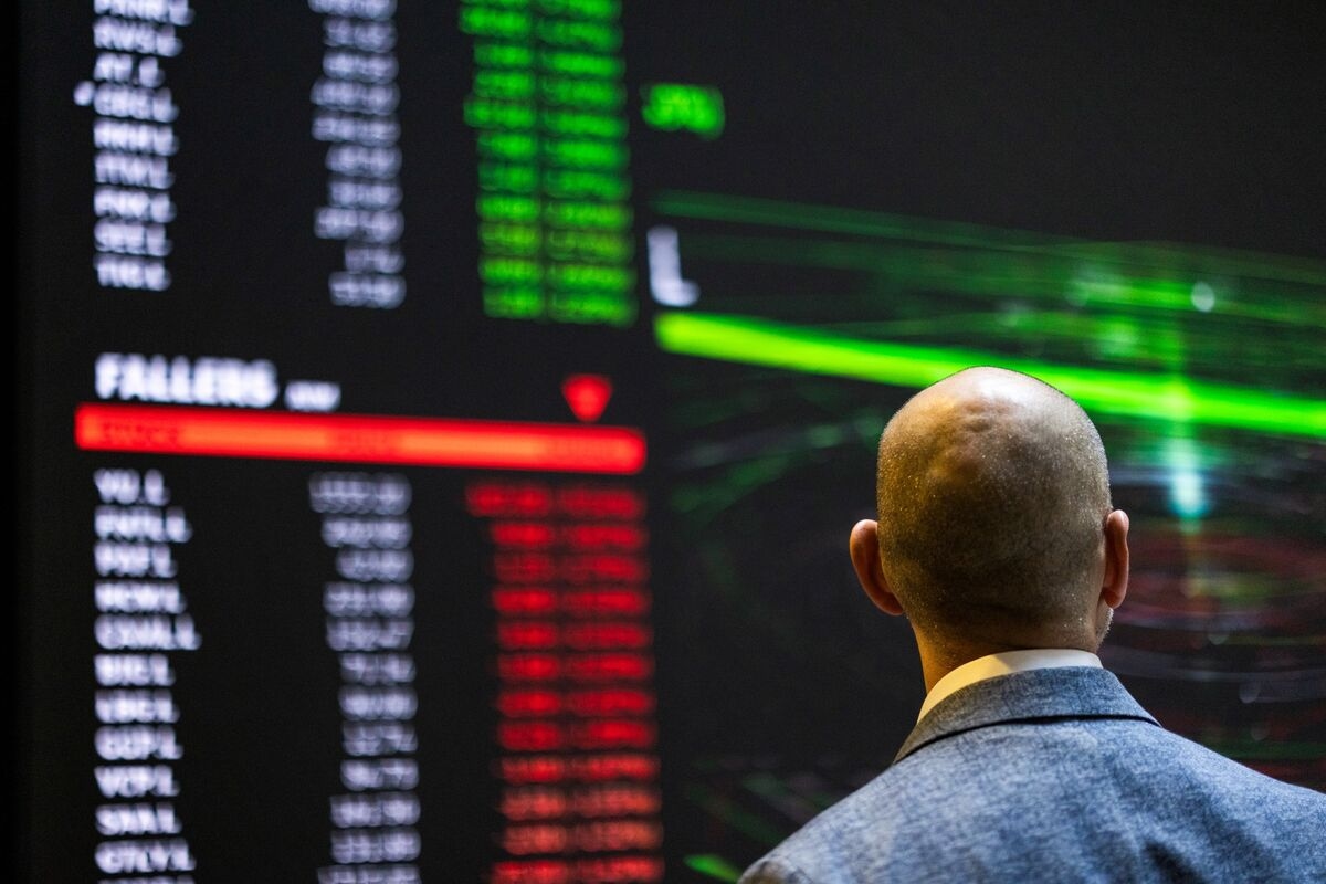 London Stock Exchange Group Weighs 24-Hour Trading, FT Reports