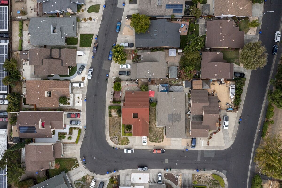 US Mortgage Rates Tick Down, Sending 30-Year Average to 6.84%