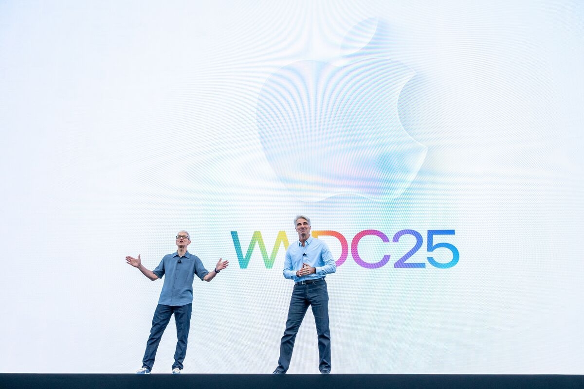 Meta, Apple Try Very Different Strategies to Catch Up on AI
