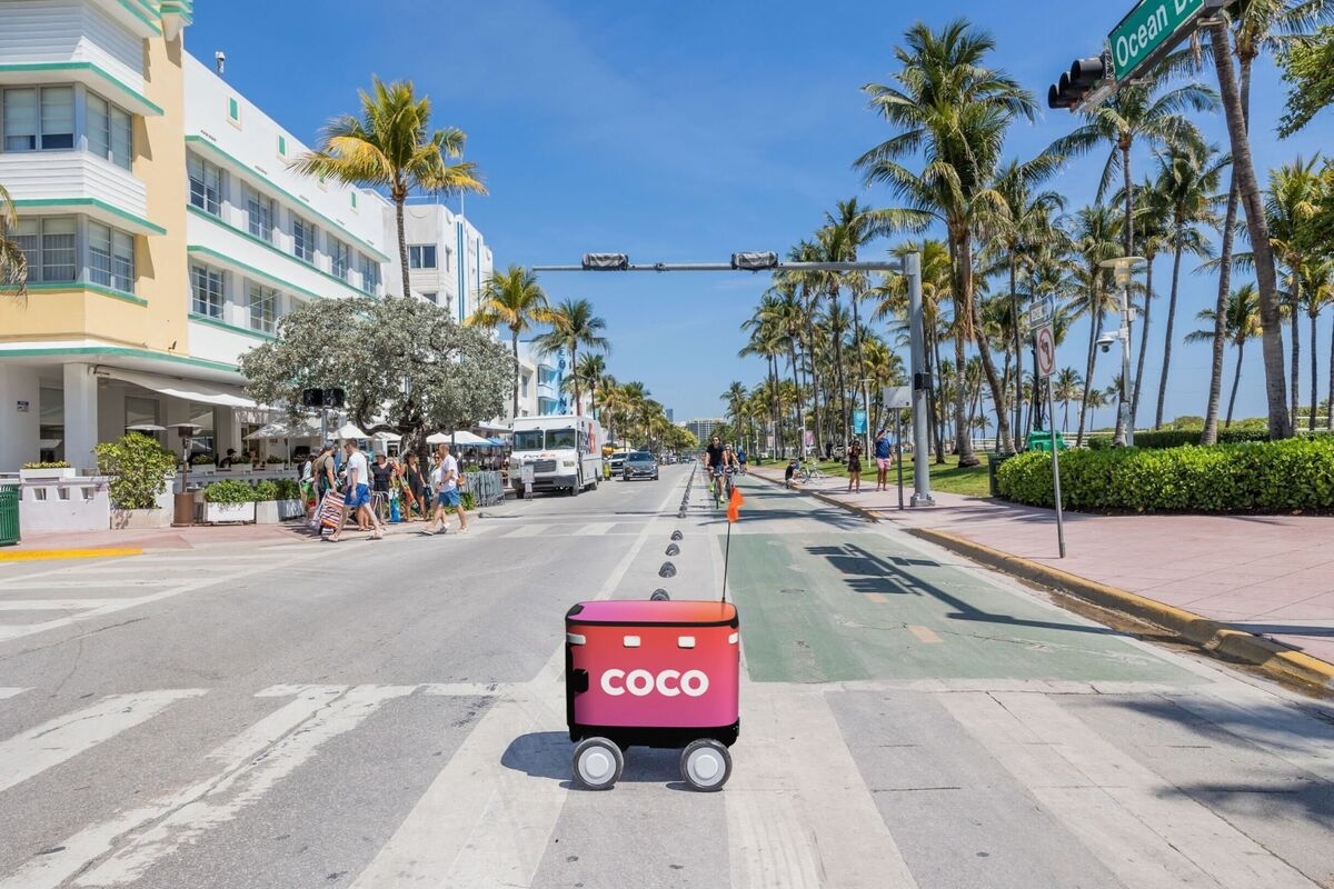 Altman-Backed Robot Delivery Startup Raises $80 Million in Funding
