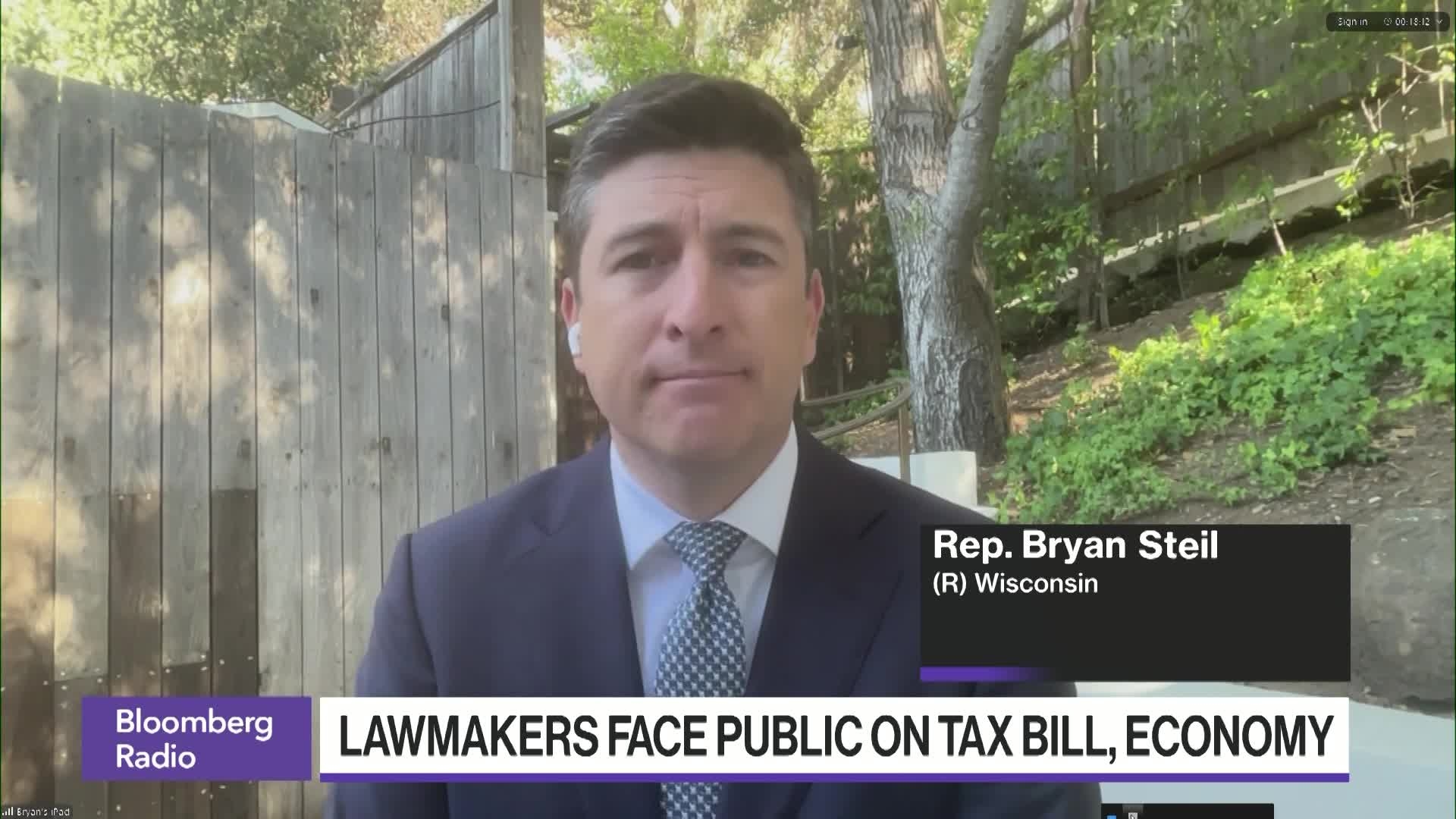 Lawmakers Face Heated Voters on Tax Bill, Economy