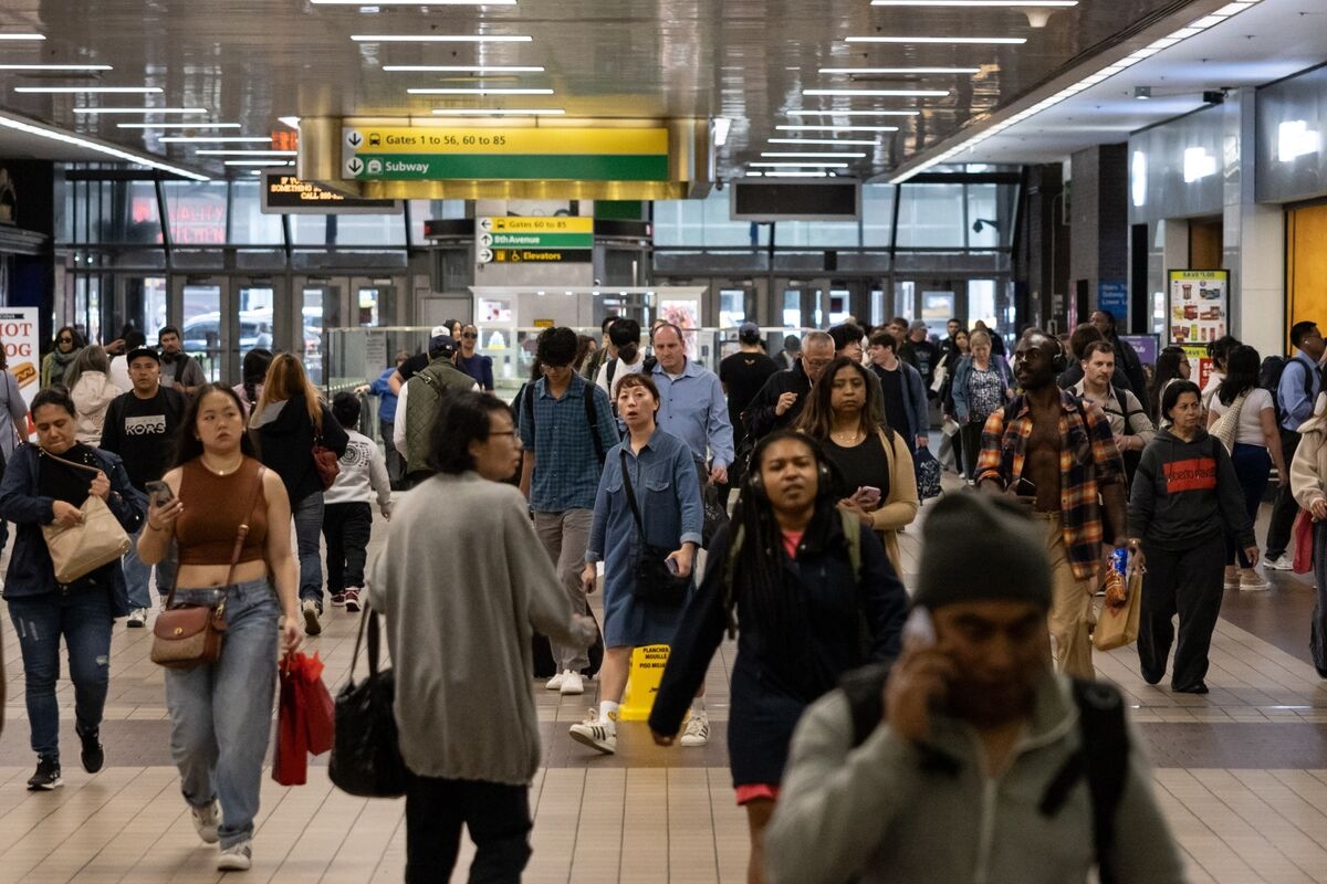 NYC Bankers Living in NJ Face Monday Chaos Even After Rail Deal