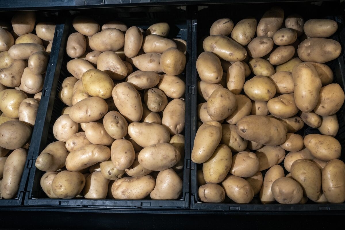Russian Potato Crisis Adds to Putin's Inflation Headache