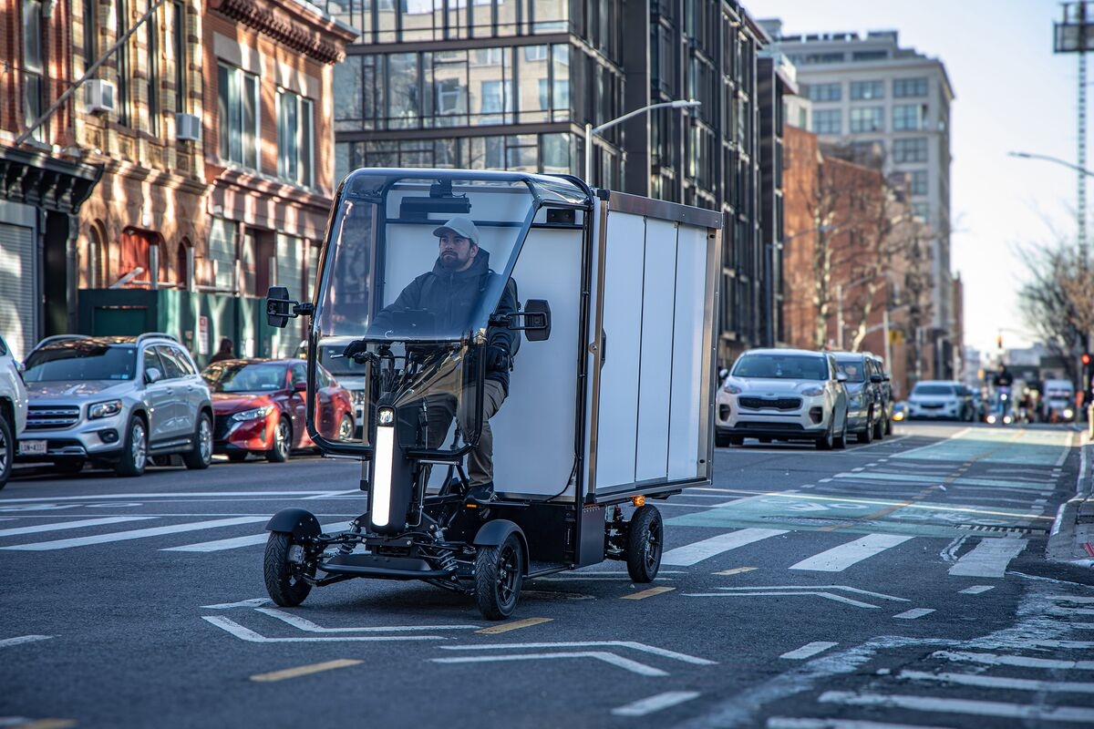 Honda Debuts Four-Wheeled Electric Bike for Last Mile Delivery