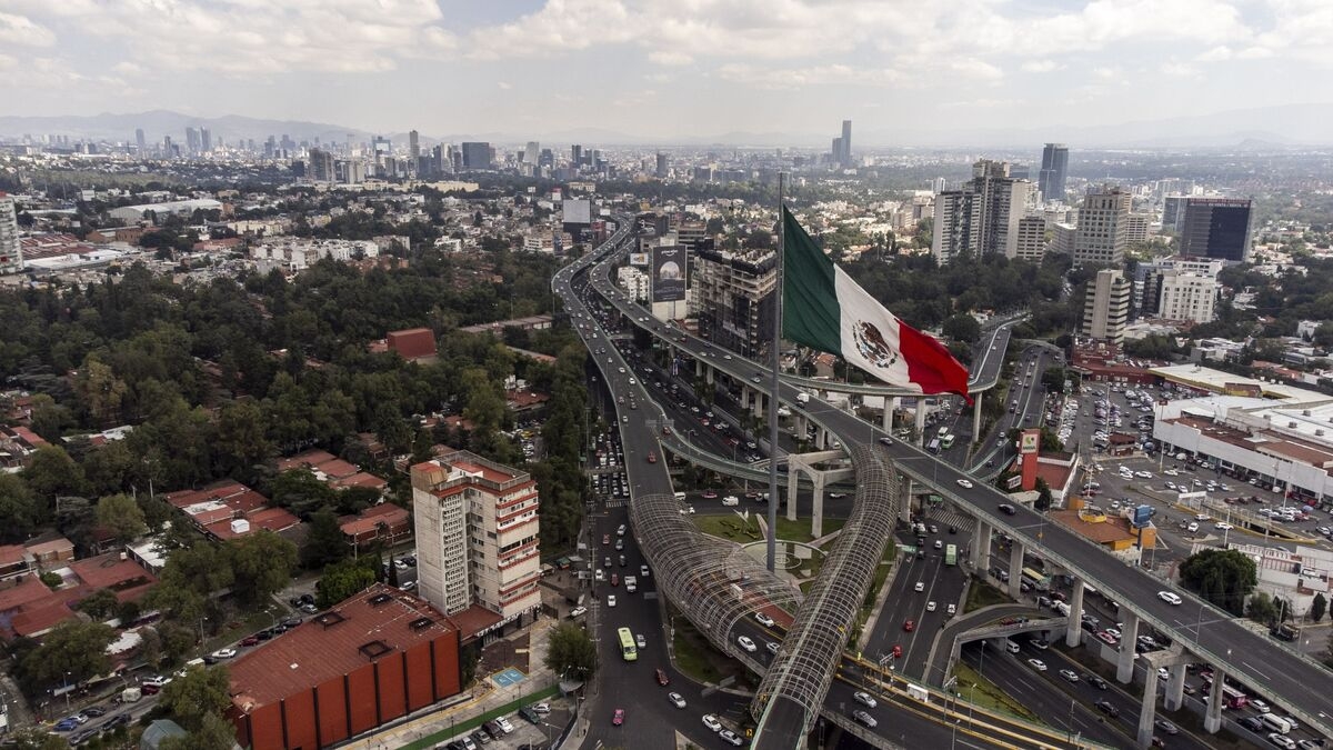 Mexico City Mayor's Aides Shot Dead by Attackers on Motorbikes