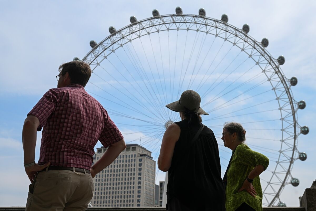 UK Temperatures Could Hit 30C on Saturday Amid Amber Health Alert