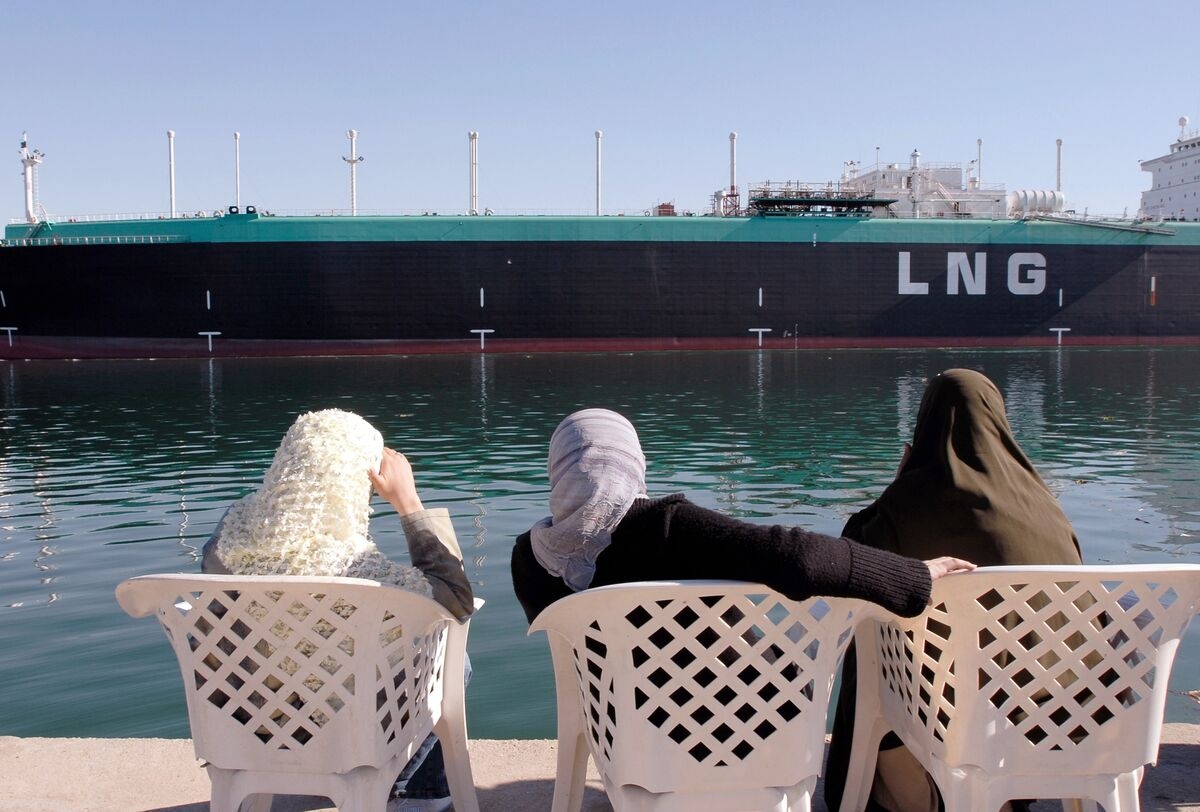 Egypt Considers Securing Another LNG Vessel as Import Needs Jump