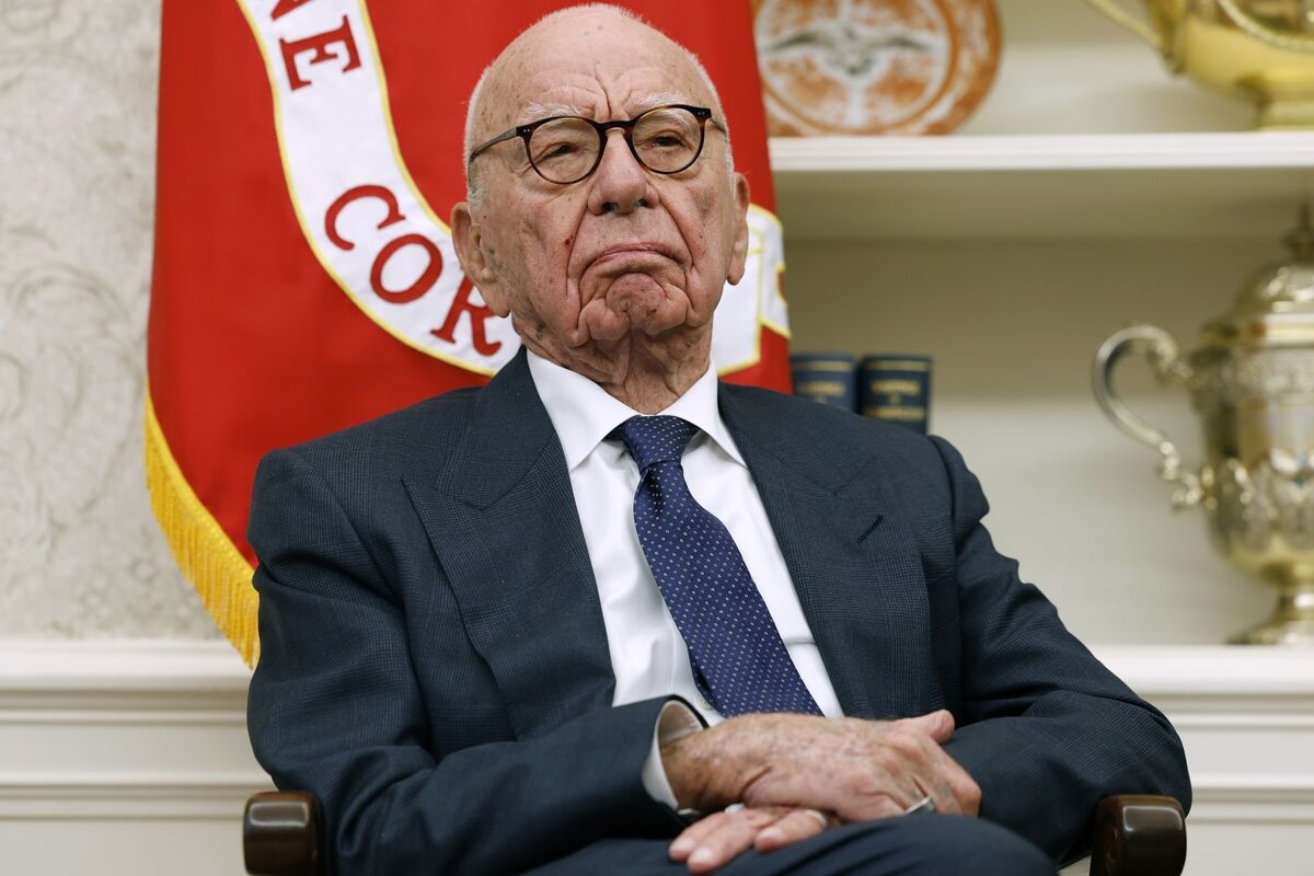 Trump Agrees to Delay Murdoch Deposition Over WSJ Epstein Story