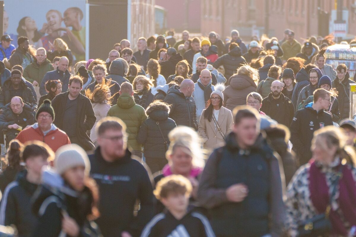 More Britons Expect Rates to Rise Than Fall as Inflation Spikes