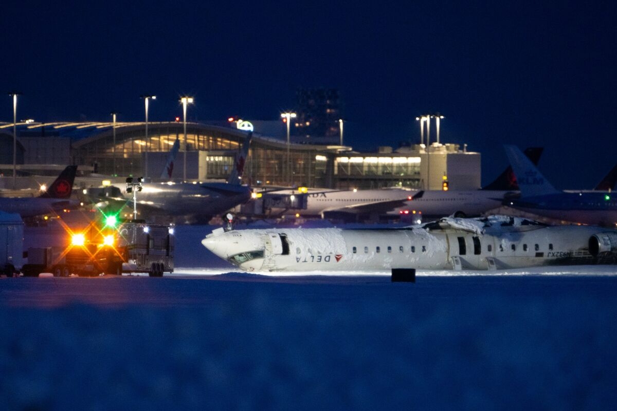 Delta Offers $30,000 to Each Passenger in Toronto Crash Landing