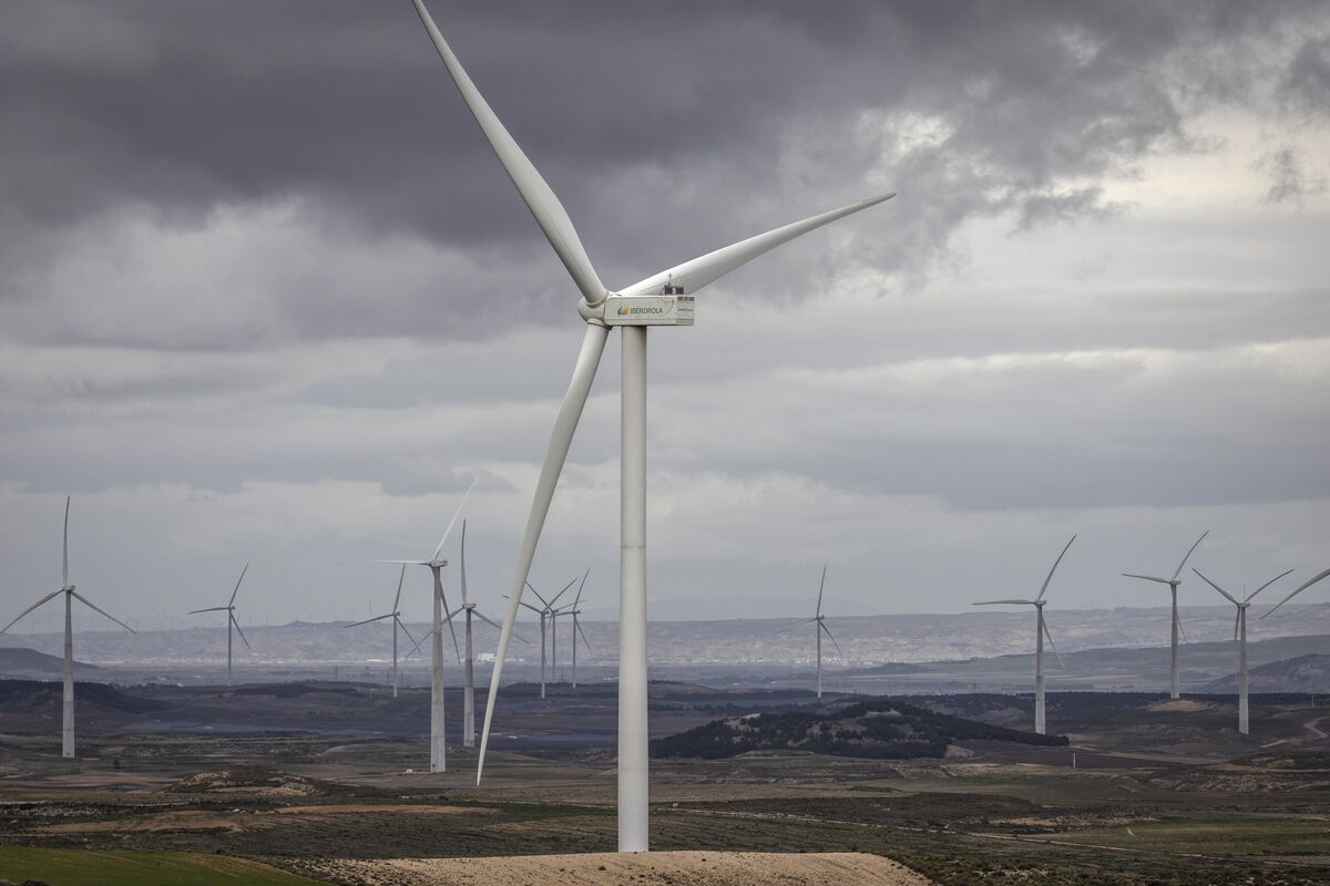 Energy Firm Orsted Said to Weigh Up to €5 Billion Rights Issue