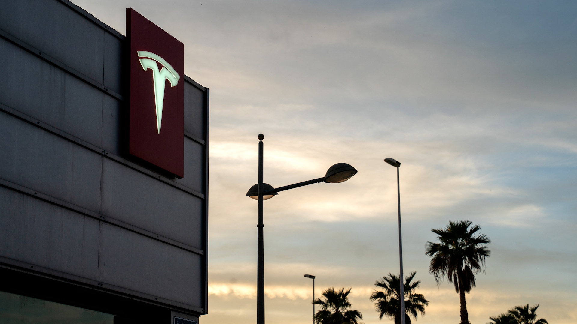 Tesla Needs to Build a Culture of Safety: Gautam Mukunda