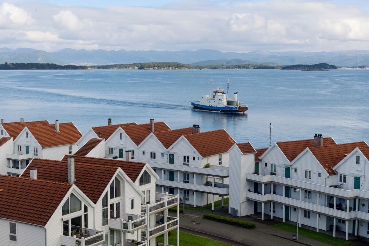 Norway's Home Starts Drop Again as Costs, Bureaucracy Weigh