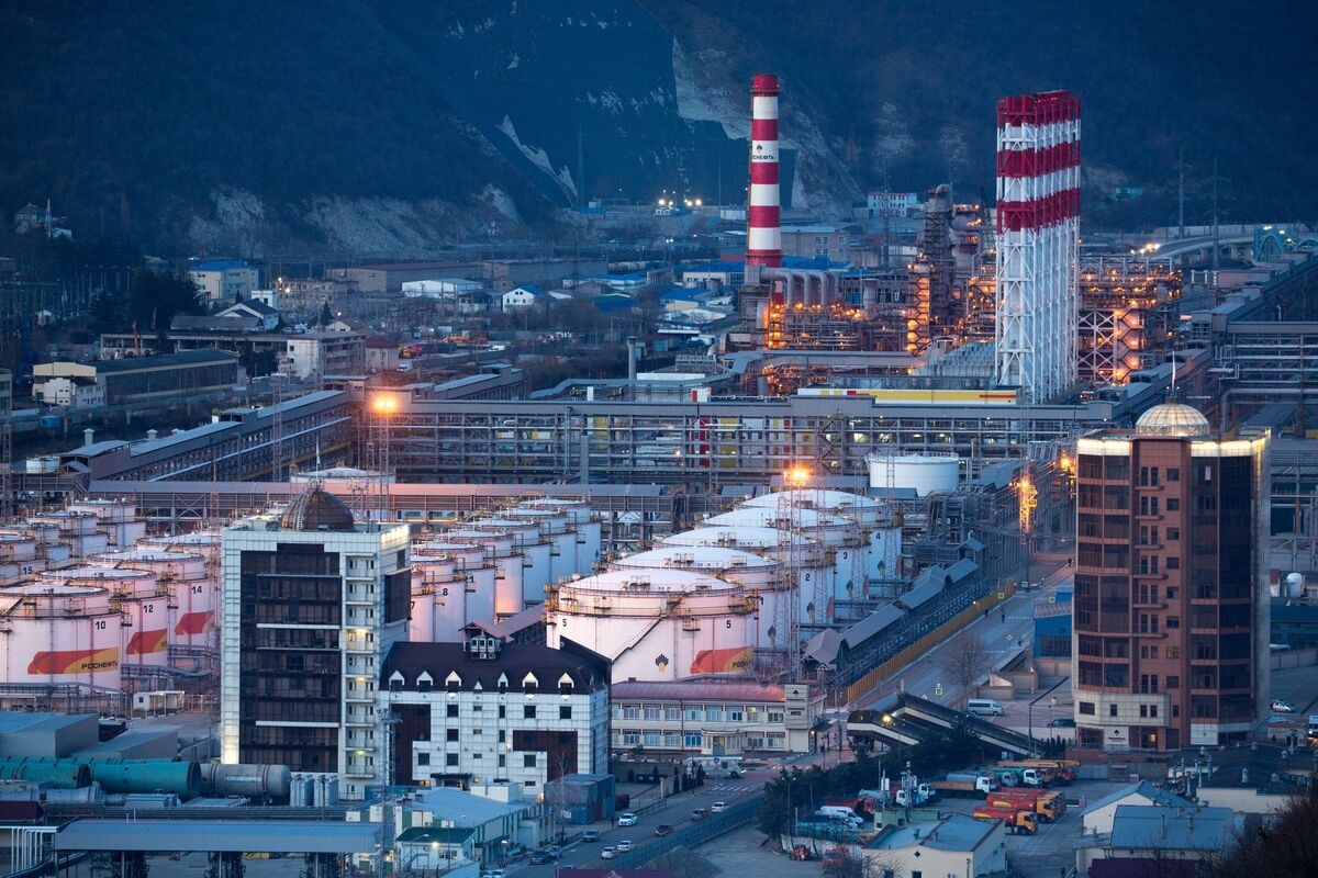 Russia's Top Oil Executive Says OPEC+ Was Astute to Boost Output