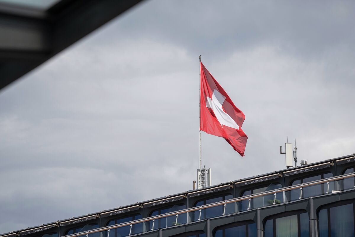 Ex-Pictet Boss Leaves Switzerland Ahead of Inheritance Tax Vote