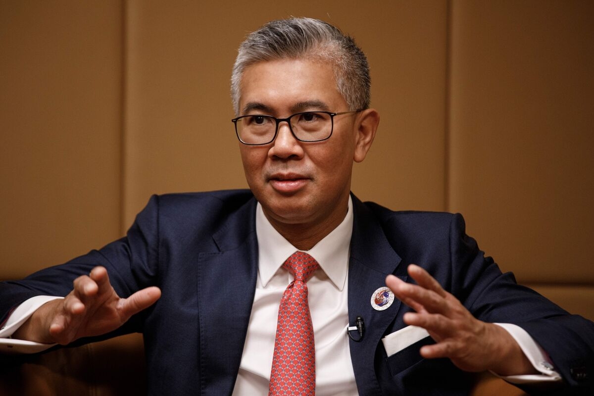 Malaysian Minister's Party Switch Bid to Test Ruling Coalition
