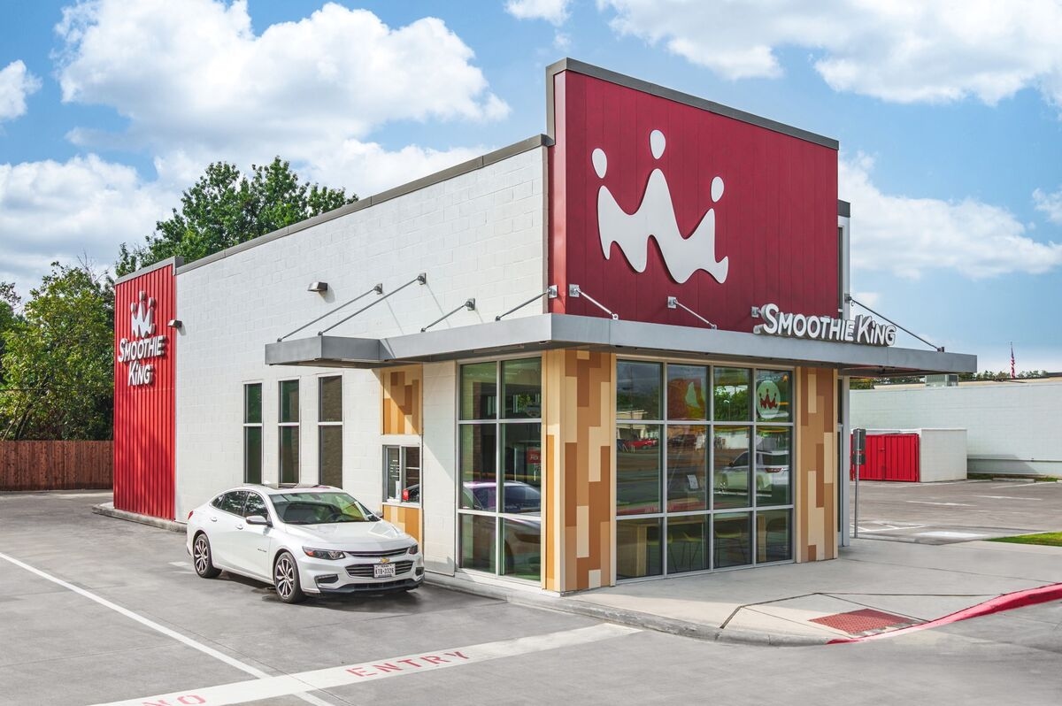 Smoothie King Chain Sells Minority Stake to Main Post Partners