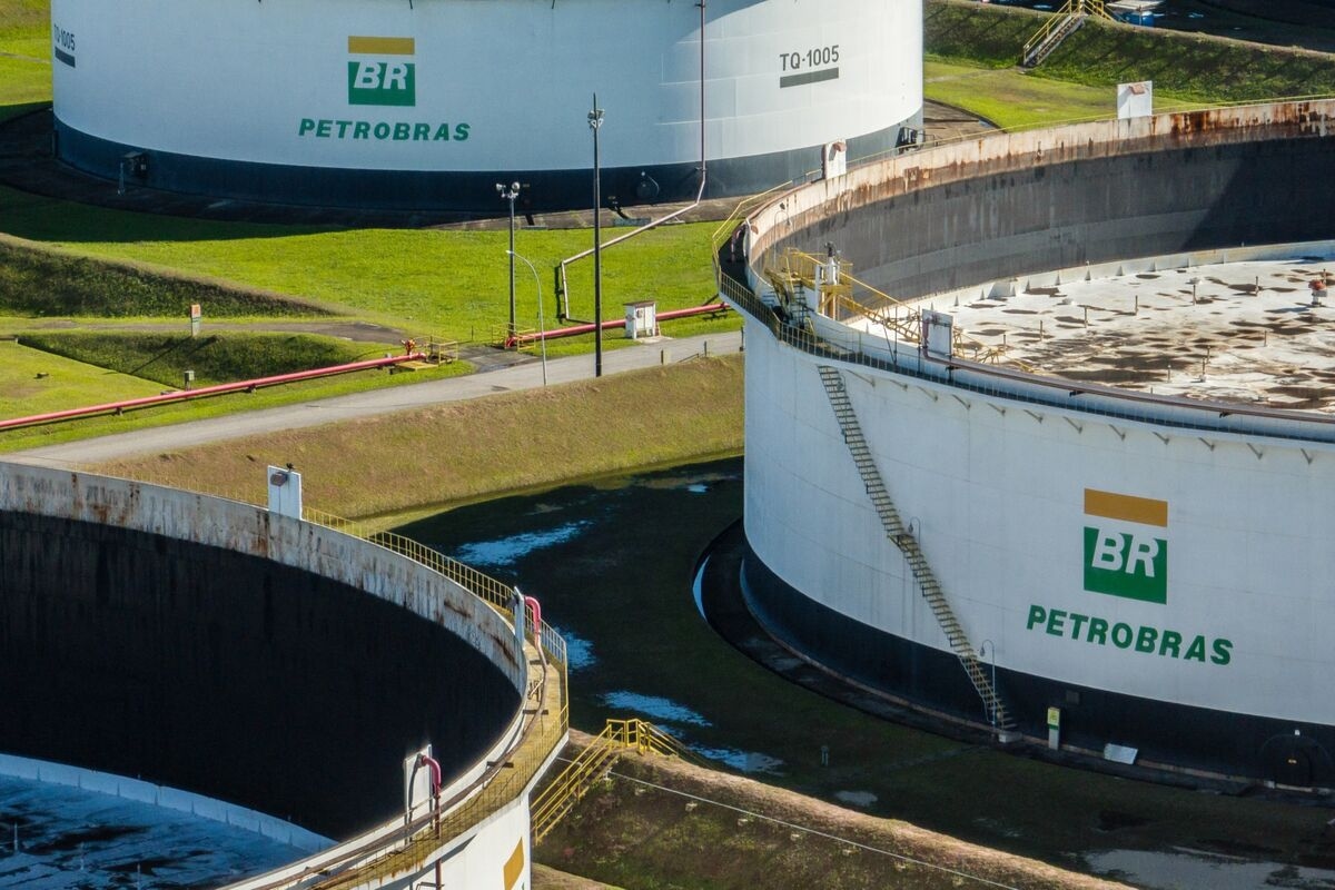 Petrobras Gets Permission for Accident Test at Key Oil Block