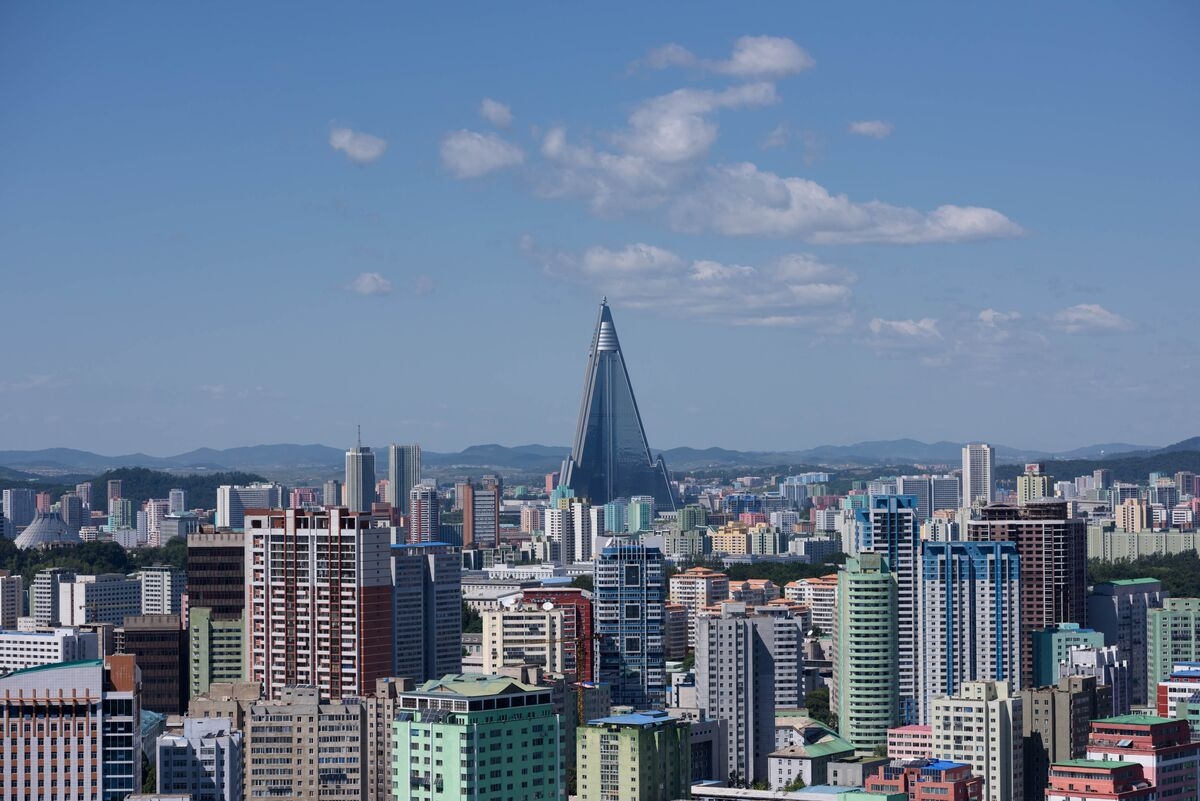 Russian Post Resumes Parcel Delivery to North Korea as Ties Grow