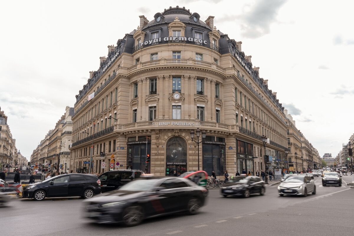 BNP to Cut 200 Branches by End of 2026 to Kick Off Retail Revamp